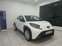 Usado Toyota Aygo X Play 72 CV (52 kW) 2023 Blanco SUV