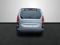Usado Peugeot Rifter Allure 130 CV (95 kW) 2024 Gris Monovolumen
