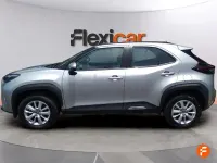 Usado Toyota Yaris Cross Active 116 CV (85 kW) 2025 Gris / plata SUV