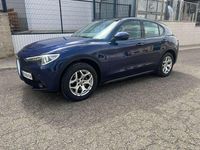 Usado Alfa Romeo Stelvio Executive 210 CV (154 kW) 2018 Azul SUV