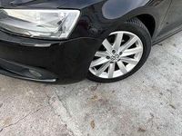 Usado VW Jetta Advance 105 CV (77 kW) 2012 Negro Berlina