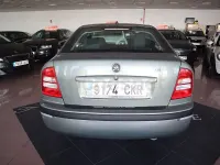 Usado Skoda Octavia Ambiente 102 CV (75 kW) 2004 Verde Berlina
