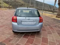 Usado Toyota Corolla Terra 97 CV (71 kW) 2006 Azul Berlina