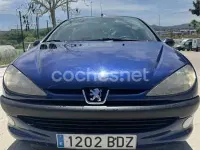Usado Peugeot 206 70 CV (51 kW) 2005 Azul Berlina