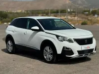 Usado Peugeot 3008 Allure 120 CV (88 kW) 2017 Blanco SUV