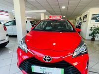 Usado Toyota Yaris Active 70 CV (51 kW) 2017 Rojo