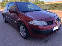 Usado Renault Mégane Authentique 120 CV (88 kW) 2005 Granate Berlina
