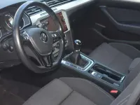 Usado VW Passat Advance 150 CV (110 kW) 2018 Negro Berlina