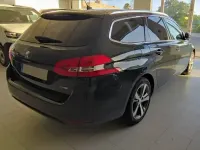 Usado Peugeot 308 Allure 131 CV (96 kW) 2016 Azul Familiar