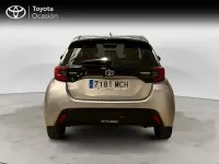 Usado Toyota Yaris Hybrid Active 116 CV (85 kW) 2022 Gris Berlina