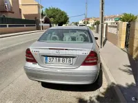 Usado Mercedes C220 Elegance 143 CV (105 kW) 2002 Gris / plata Berlina