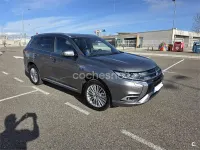 Usado Mitsubishi Outlander P-HEV 224 CV (164 kW) 2019 Gris / plata SUV