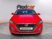 Käytetty Hyundai i30 120 HP (88 kW) 2019 Punainen Sedan