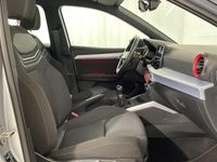 Usado Seat Arona FR 110 CV (80 kW) 2023 Gris plata SUV