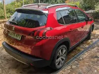 Usado Peugeot 2008 Allure 110 CV (80 kW) 2017 Rojo SUV