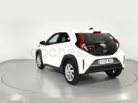 Usado Toyota Aygo X Play 72 CV (52 kW) 2025 Blanco SUV