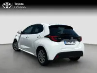 Usado Toyota Yaris Active 116 CV (85 kW) 2022 Blanco Utilitario