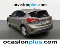 Usado Ford Focus Trend 125 CV (91 kW) 2019 Gris / plata Berlina