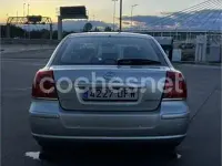 Usado Toyota Avensis Sol 129 CV (94 kW) 2005 Gris / plata Berlina