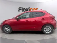 Usado Mazda 2 Edition 90 CV (66 kW) 2017 Rojo Utilitario