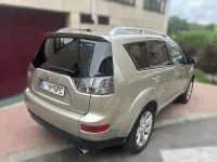 Usado Mitsubishi Outlander Plus 156 CV (114 kW) 2009 Beige SUV