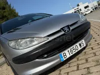 Usado Peugeot 206 75 CV (55 kW) 2000 Gris / plata Berlina