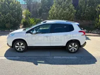 Usado Peugeot 2008 Style 100 CV (73 kW) 2016 Blanco SUV