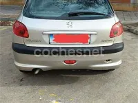 Usado Peugeot 206 70 CV (51 kW) 2005 Gris / plata Berlina