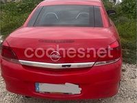 Usado Opel Astra Cabriolet Enjoy 105 CV (77 kW) 2007 Rojo Descapotable