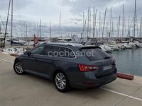 Usado Skoda Superb Ambition 150 CV (110 kW) 2018 Gris / plata Familiar