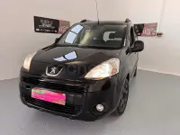 Usado Peugeot Partner Tepee Active 92 CV (67 kW) 2011 Negro Monovolumen