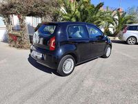 Usado VW up! Highline 60 CV (44 kW) 2016 Negro Utilitario