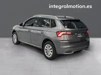 Usado Skoda Kamiq Selection 150 CV (110 kW) 2023 Gris SUV