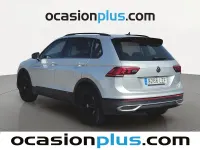 Usado VW Tiguan Sportline 150 CV (110 kW) 2022 Gris plata SUV