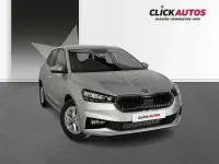 Usado Skoda Fabia Selection 116 CV (85 kW) 2025 Plateado Utilitario