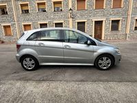 Usado Mercedes B200 140 CV (102 kW) 2009 Plateado Monovolumen