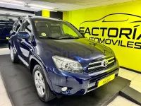 Begagnad Toyota RAV4 Premium 177 HK (130 kW) 2006 Blå SUV