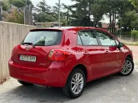 Usado Toyota Auris Luna 90 CV (66 kW) 2008 Rojo Utilitario