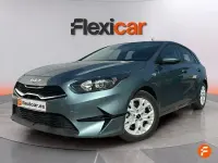 Usado Kia Ceed 100 CV (73 kW) 2023 Verde Utilitario