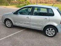 Usado VW Polo Trendline 75 CV (55 kW) 2004 Gris / plata Utilitario