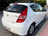 Usado Hyundai i30 90 CV (66 kW) 2011 Blanco Berlina