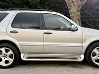 Usado Mercedes ML270 Edition 163 CV (119 kW) 2006 Gris SUV