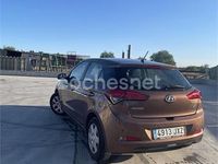 Käytetty Hyundai i20 84 HP (61 kW) 2017 Ruskea Sedan