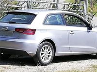 Usado Audi A3 Attraction 110 CV (80 kW) 2016 Gris / plata Berlina