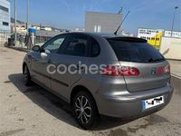 Usado Seat Ibiza Reference 75 CV (55 kW) 2005 Gris / plata Utilitario