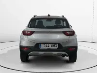 Usado Kia Stonic 101 CV (74 kW) 2024 Gris SUV