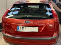 Usado Ford Focus Ghia 115 CV (84 kW) 2008 Granate Berlina