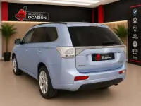 Usado Mitsubishi Outlander P-HEV 203 CV (149 kW) 2015 Azul SUV