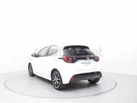 Usado Toyota Yaris Hybrid Style 116 CV (85 kW) 2022 Blanco Berlina