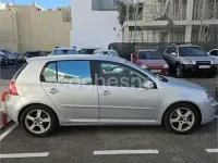 Usado VW Golf IV Trendline 102 CV (75 kW) 2005 Gris / plata Berlina